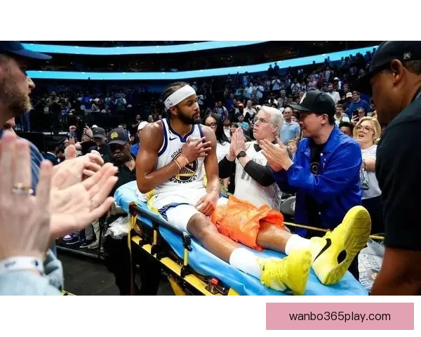 追梦揭秘穆迪伤情恐影响下赛季队医确认髌骨肌腱受损